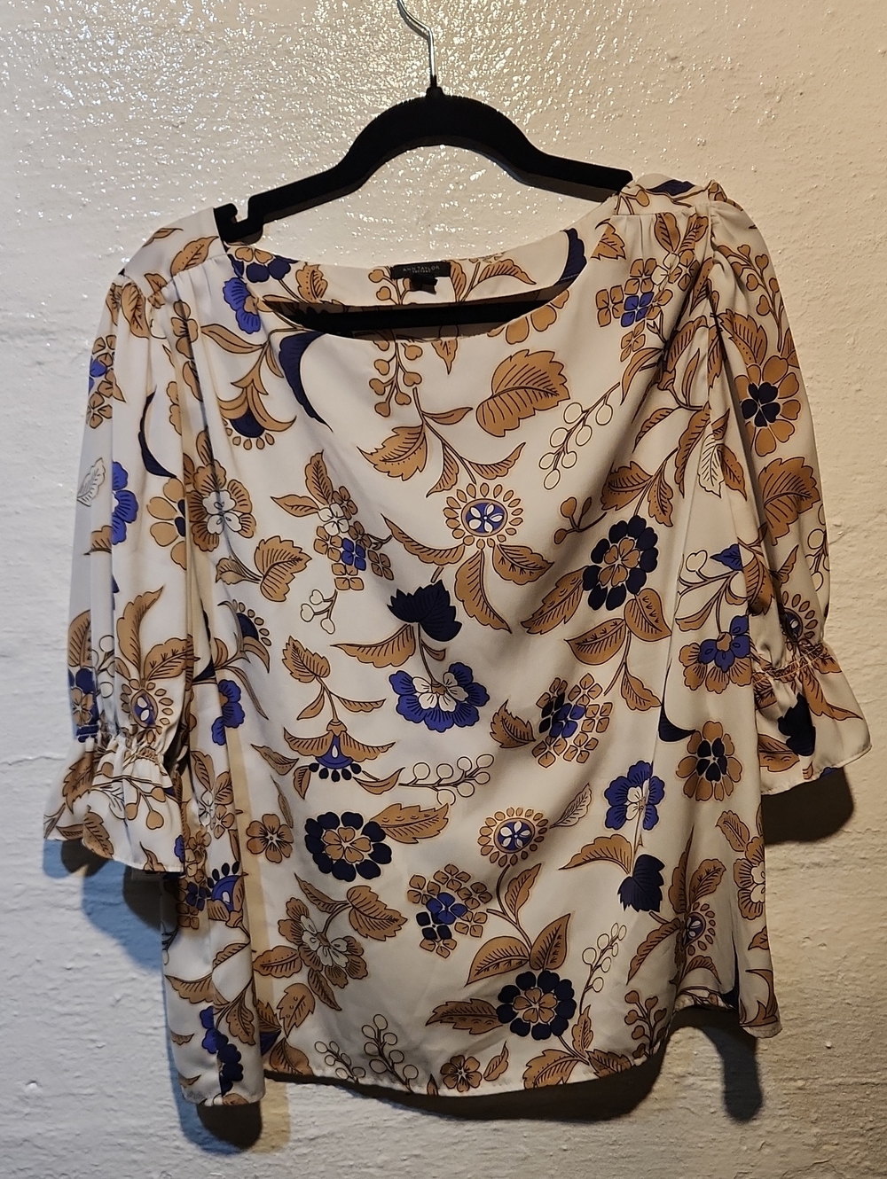 Ann Taylor Floral Puff-Sleeve Blouse in Cream, Blue & Tan